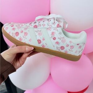 Floral Sneakers - White and Pink